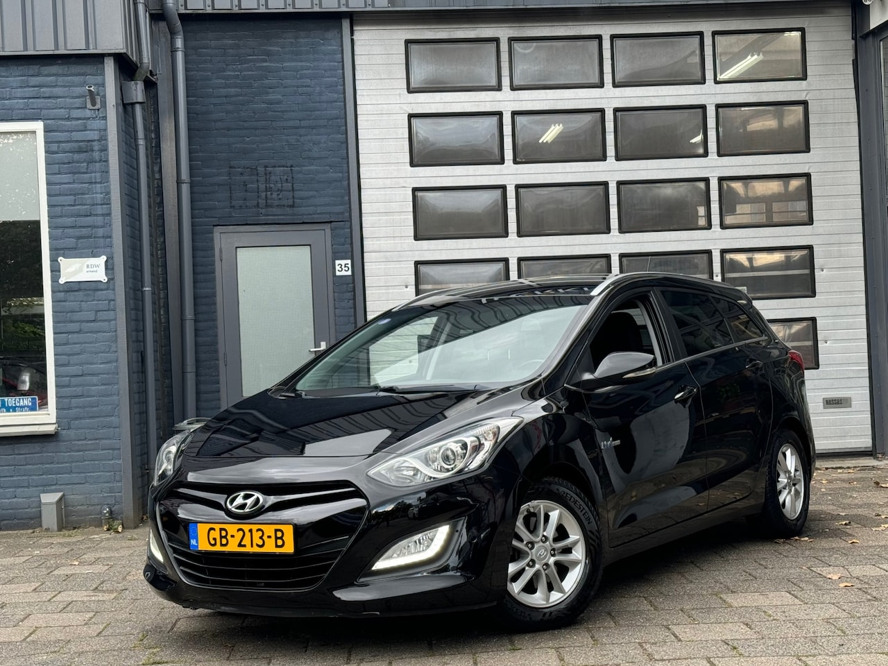 Hyundai i30 Wagon - 1.6 GDI i-Vision | Clima | Camera | Navi | N.A.P - AutoWereld.nl