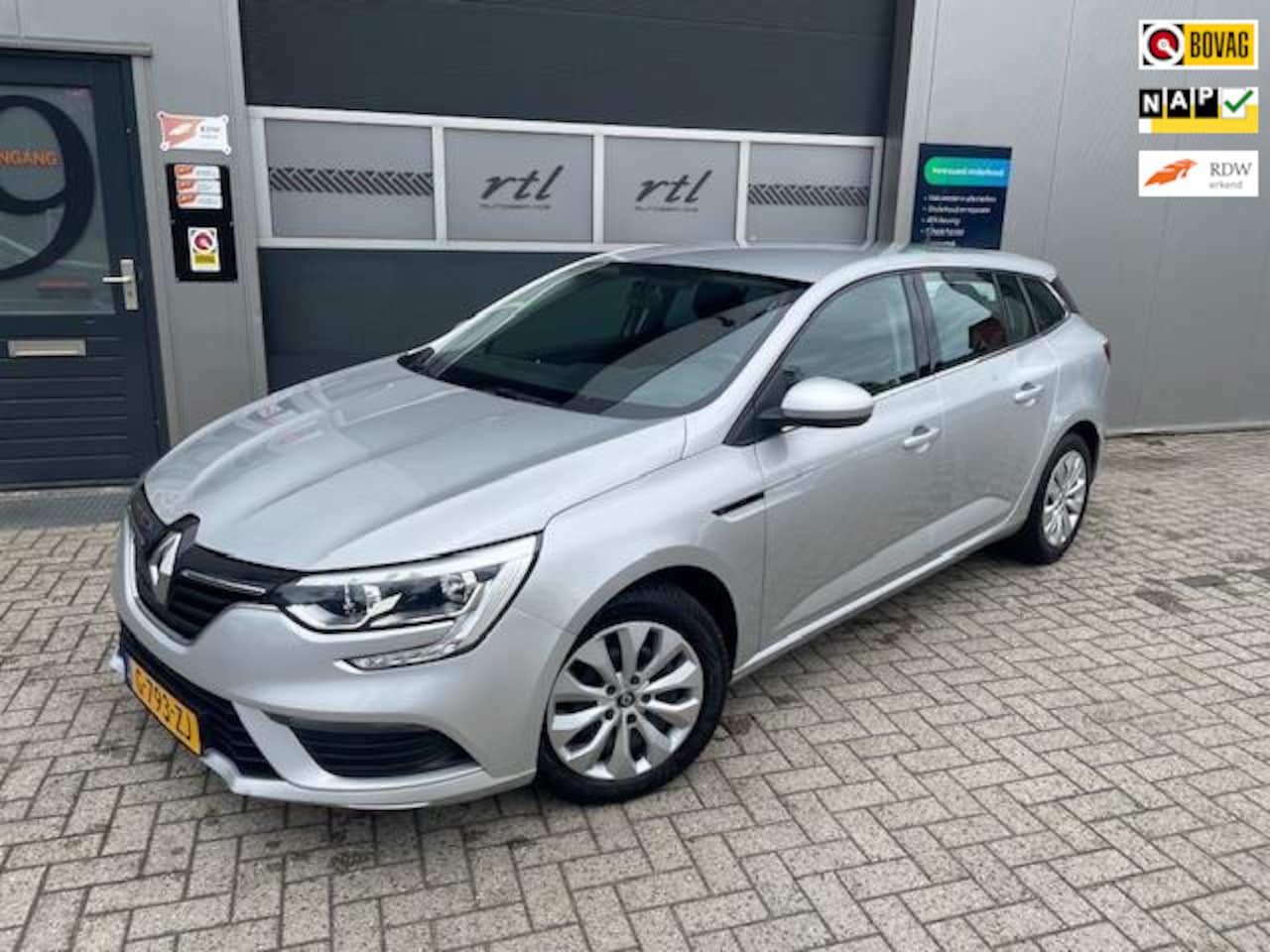 Renault Mégane Estate - 1.3 TCe Life | AIRCO | CRUISE | TREKHAAK | NAP | DEALERONDERHOUDEN - AutoWereld.nl