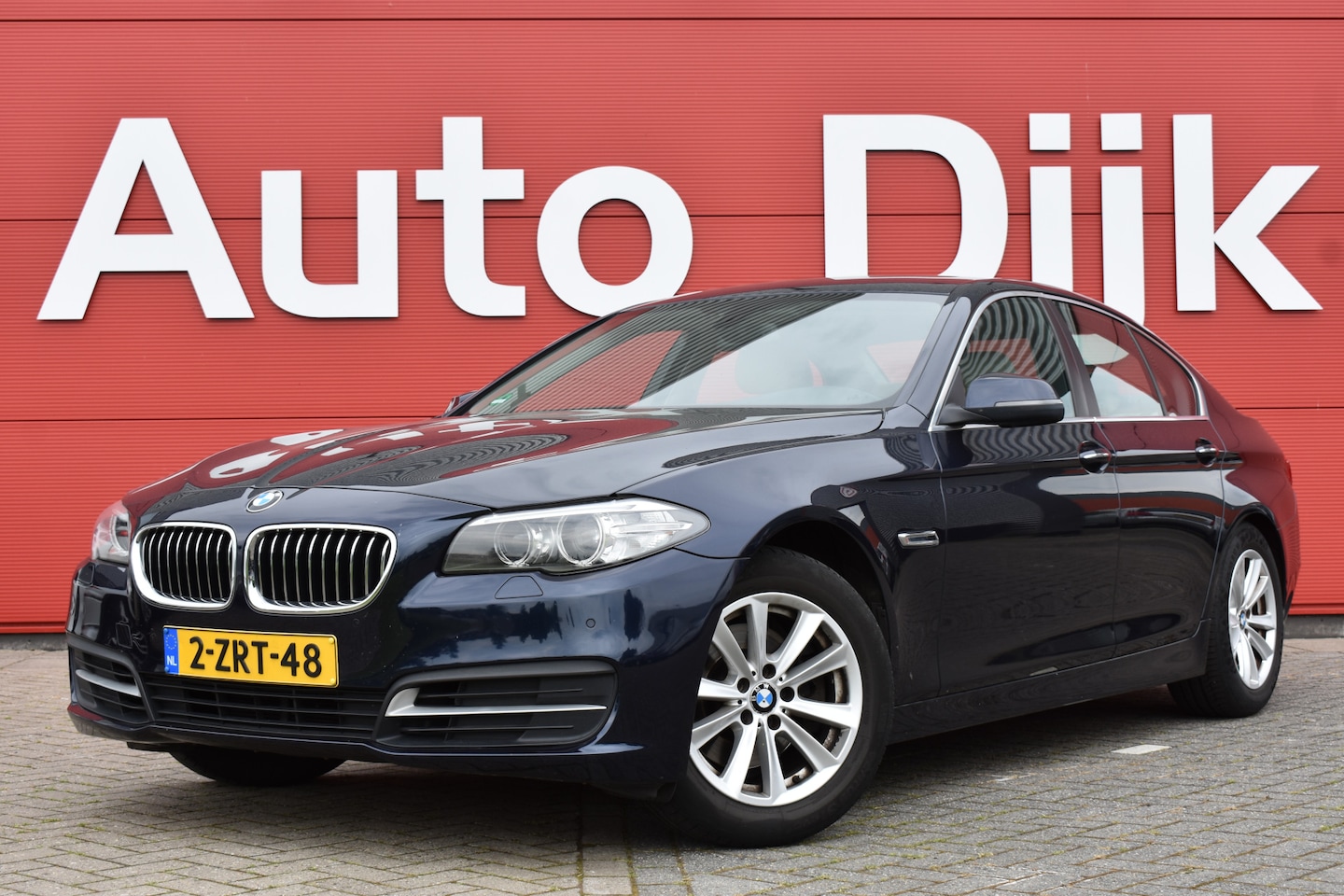 BMW 5-serie - 518d Executive Bi-Xenon | Leder | Trekhaak | Navi | Clima | Cruise | PDC V+A | LMV - AutoWereld.nl