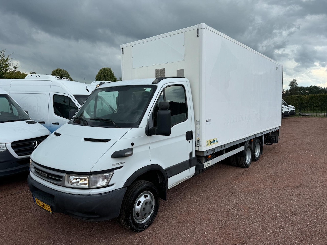 Iveco Daily - 40C17 Clixtar Bakwagen 600x205x205 Laadklep BE Combinatie Trekker Oplegger - AutoWereld.nl