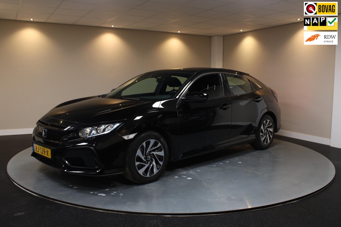 Honda Civic - 1.0 i-VTEC Comfort *Automaat* Dealer OH/2de Eigenaar! - AutoWereld.nl