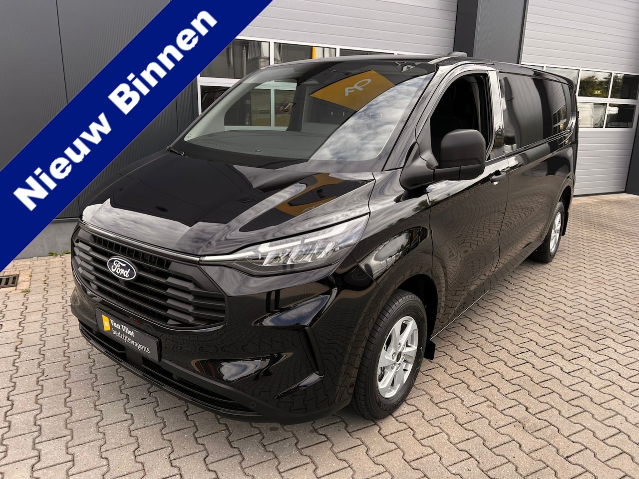 Ford Transit Custom - 320 2.0 TDCI L2H1 170 PK VVB EDITION Nieuw direct rijden - AutoWereld.nl