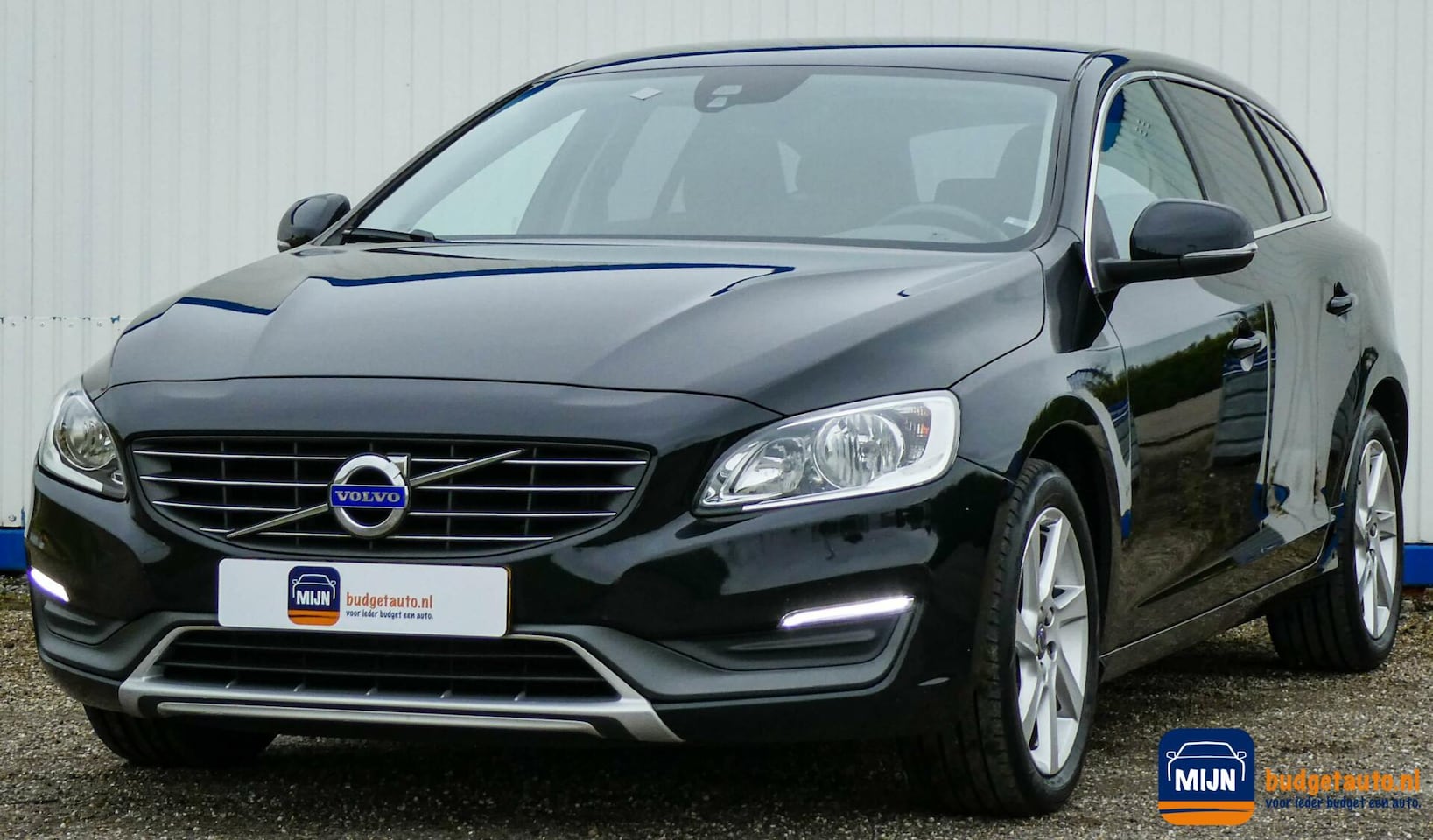 Volvo V60 - 1.6 T3 Momentum - Volvo dealer onderhouden - AutoWereld.nl