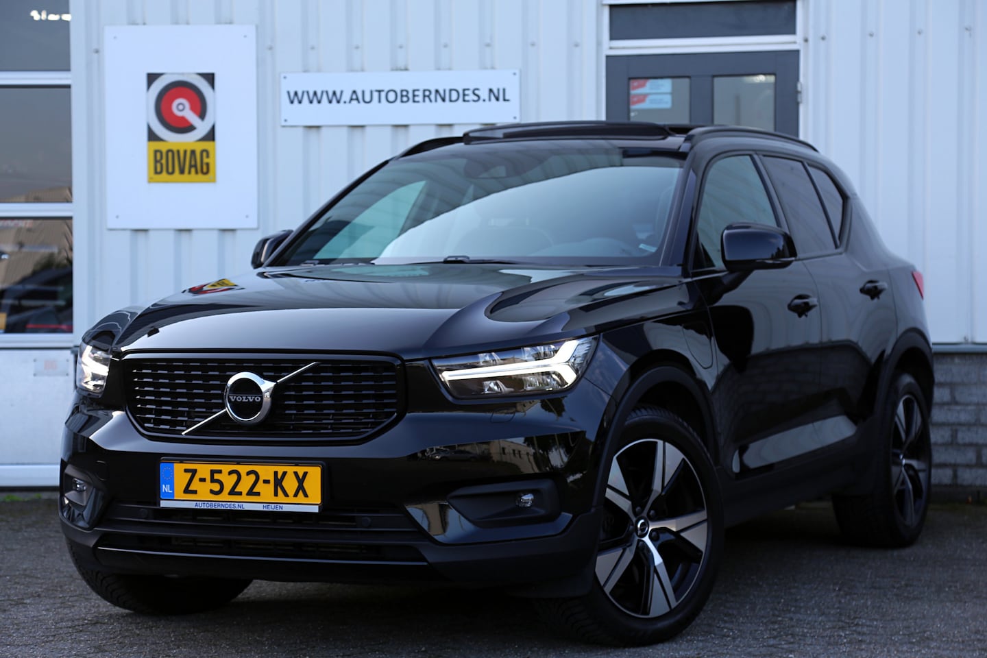 Volvo XC40 - 1.5 T5 262PK Recharge Plug-in R-Design*Incl. BTW*Perfect Onderh.*1ste Eig*Pano/Black Pack/ - AutoWereld.nl