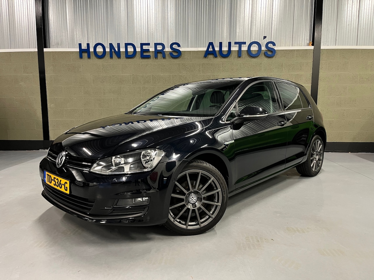 Volkswagen Golf - 1.4 TSI 122 PK I CUP EDITION I HIGHLINE I NAVI I STOELVERWARMING I PARKEERSENZOREN I CLIMA - AutoWereld.nl