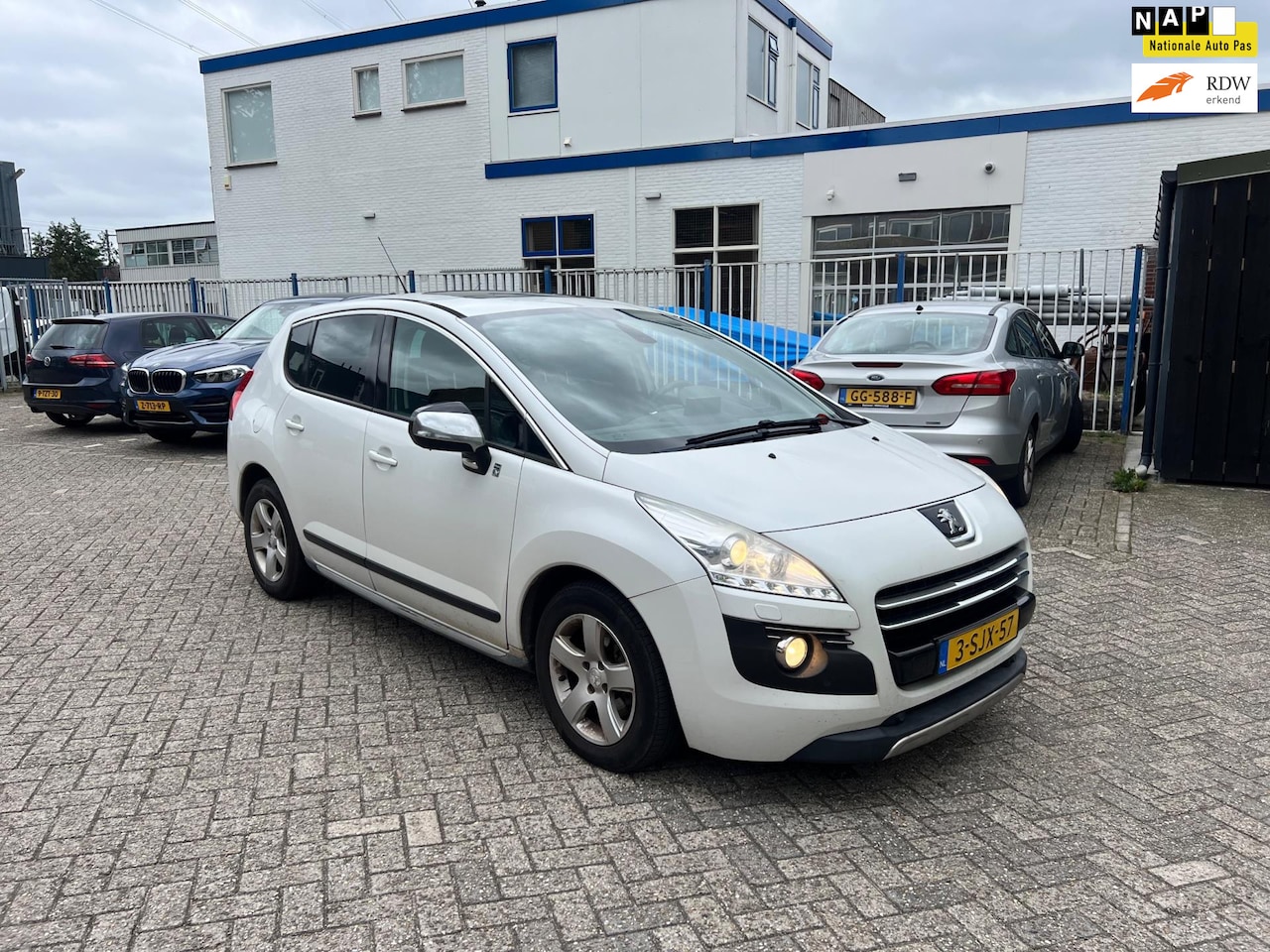 Peugeot 3008 - 2.0 HDiF HYbrid4 2.0 HDiF HYbrid4 - AutoWereld.nl