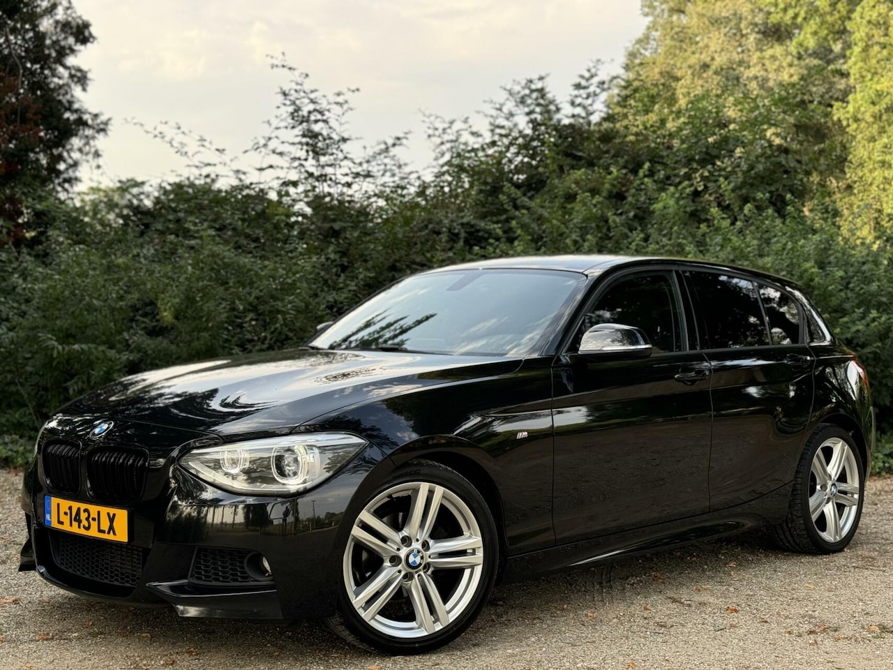 BMW 1-serie - 116I High Executive / M-Sport / Carplay / LED - AutoWereld.nl