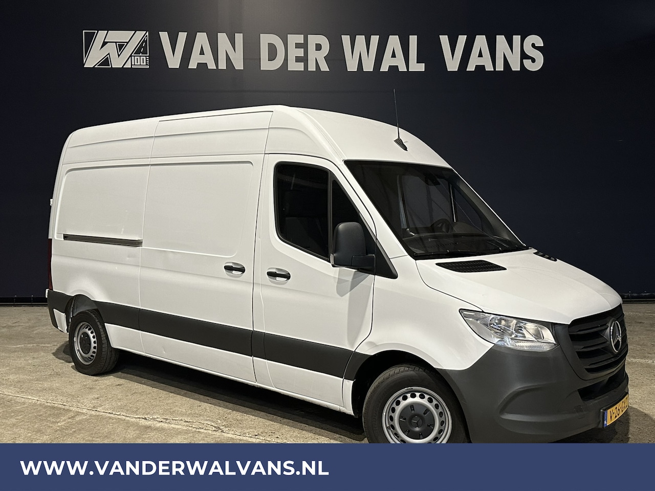 Mercedes-Benz Sprinter - 211 CDI L2H2 Euro6 Airco | Trekhaak | Bijrijdersbank Bluetooth-telefonie - AutoWereld.nl