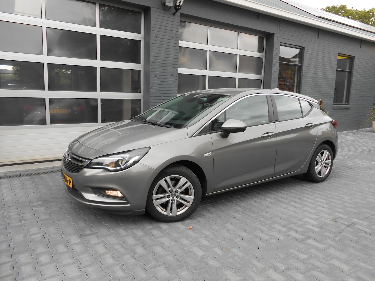 Opel Astra - 1.0 Online Edition Trekhaak, achteruitrij camera, Lichtmetaal, apple play, android auto - AutoWereld.nl