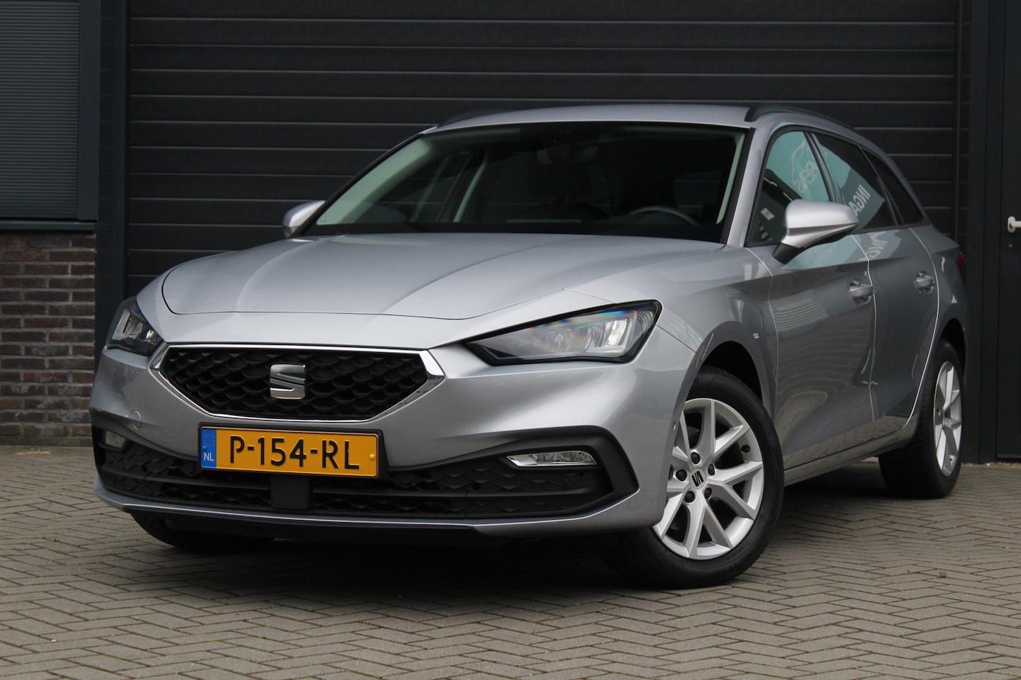 Seat Leon Sportstourer - 1.0 TSI Style Business Intense | Virtual | Camera | PDC - AutoWereld.nl