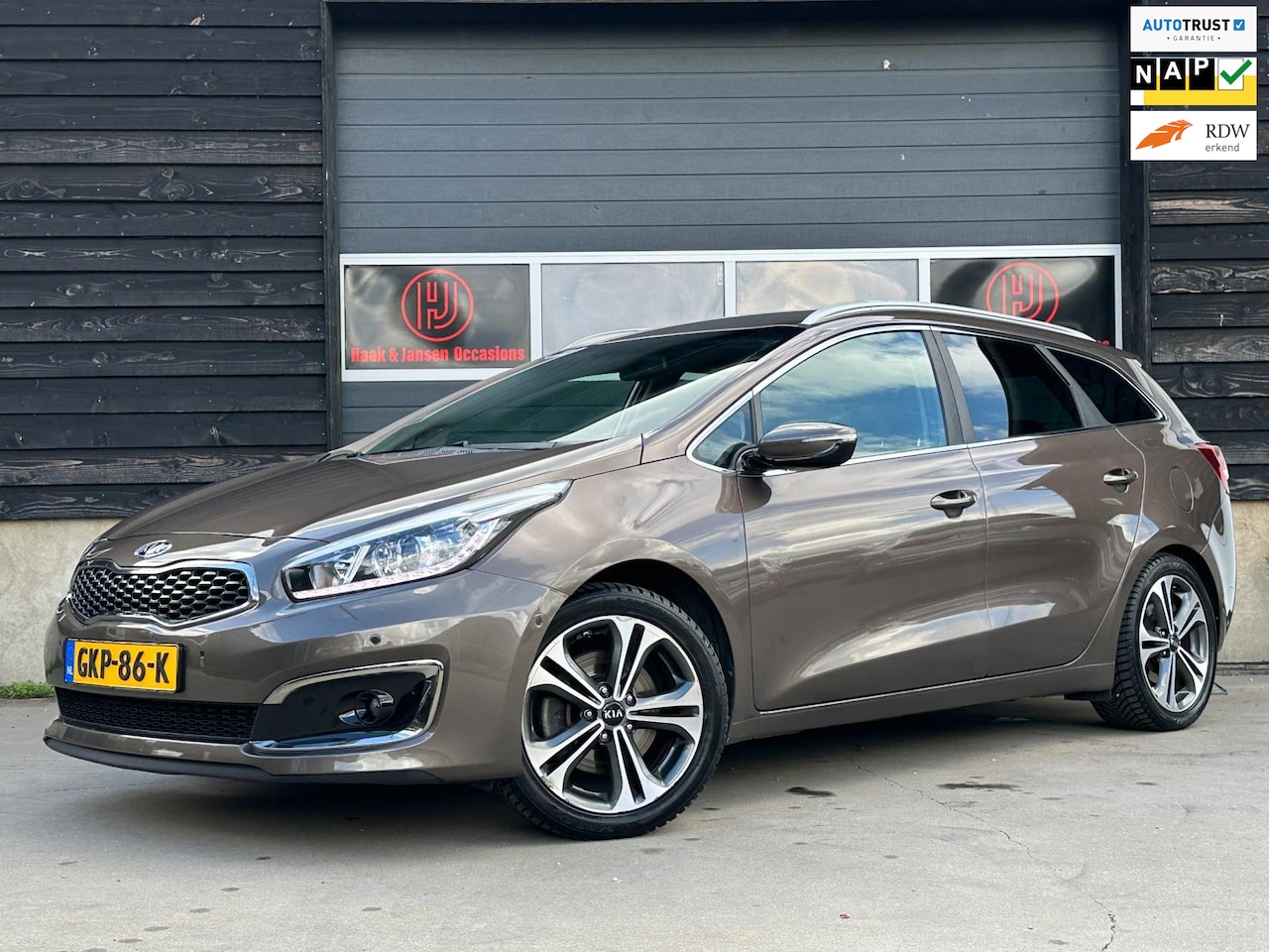 Kia Cee'd Sportswagon - 1.6 GDI Super Pack Premium Automaat Navi Cruise - AutoWereld.nl