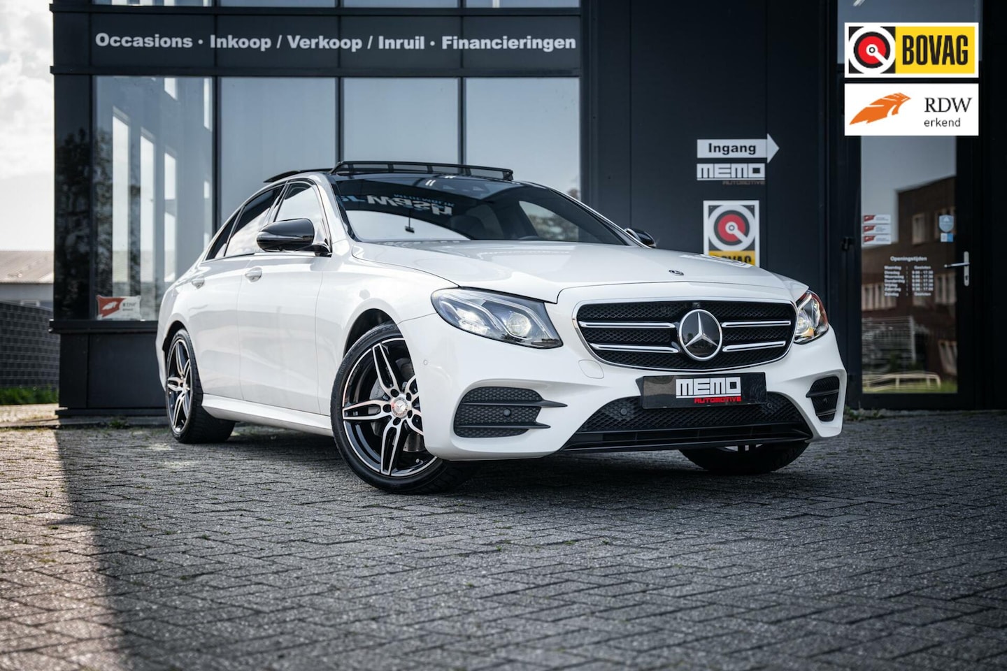 Mercedes-Benz E-klasse - 200 *AMG*PANO*HUD*PARELMOER*LED*WIDESCREEN* - AutoWereld.nl