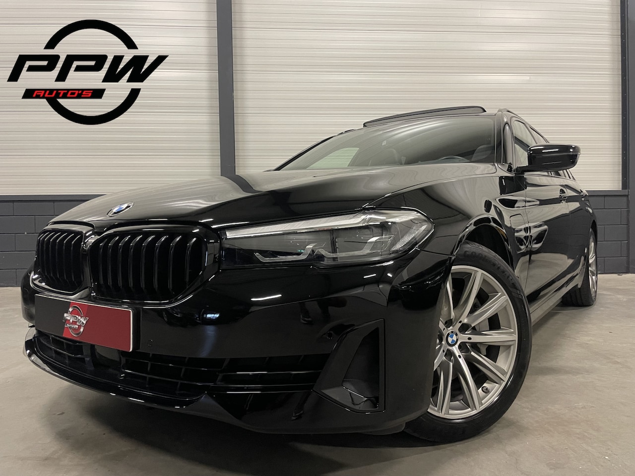 BMW 5-serie Touring - 530e BLACK EDITION PANO/H&K/MASSAGE+COMFORT/ACC/18"/CARPLAY/STANDKACHEL/PRIVACY/SHADOW-LIN - AutoWereld.nl