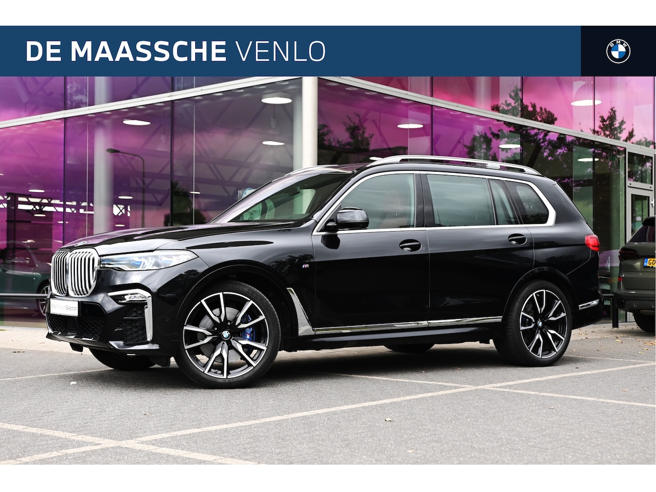 BMW X7 - xDrive40i High Executive M Sport Automaat / Captain Chairs / Panoramadak Sky Lounge / Trek - AutoWereld.nl