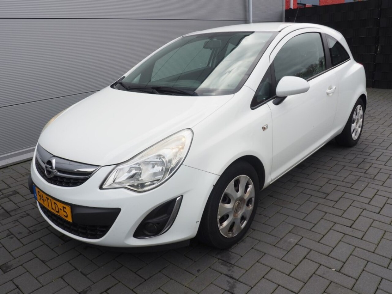 Opel Corsa - 1.2-16V Anniversary Edition 1.2 16V 3DRS ANNIVERSARY EDITION - AutoWereld.nl