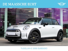 MINI Mini-Electric - Classic 33 kWh / Achteruitrijcamera / Active Cruise Control / Sportstoelen / LED / Comfort