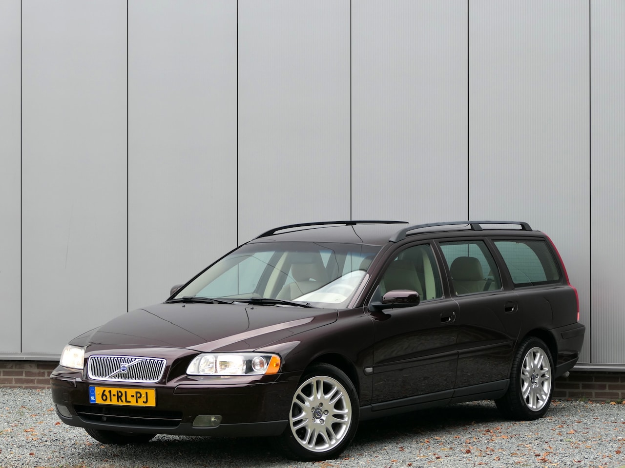 Volvo V70 - 2.4 Edition Navi / Trekhaak / Houten interieurdelen - AutoWereld.nl