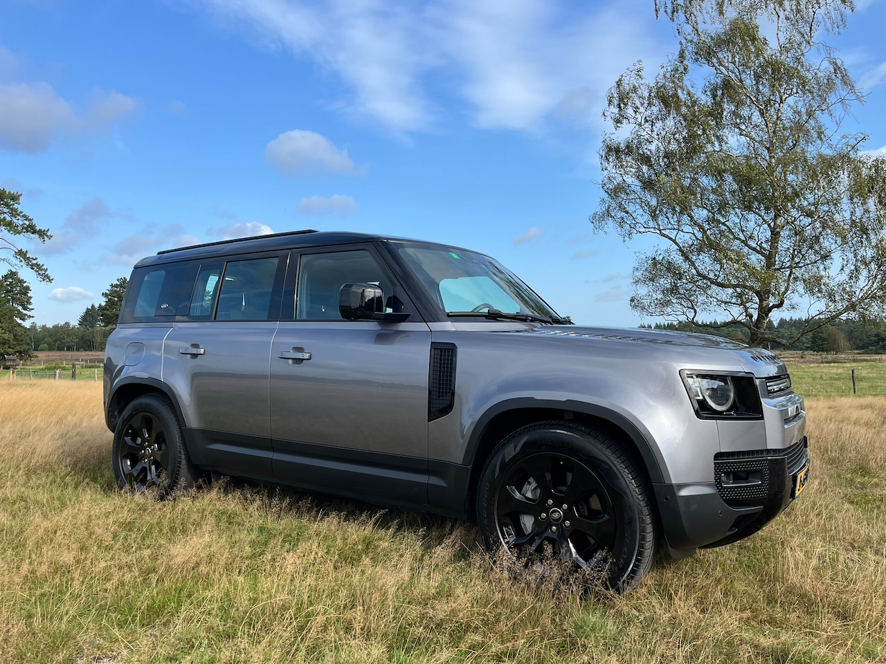 Land Rover Defender 110 - 3.0 P400 110 HSE - AutoWereld.nl