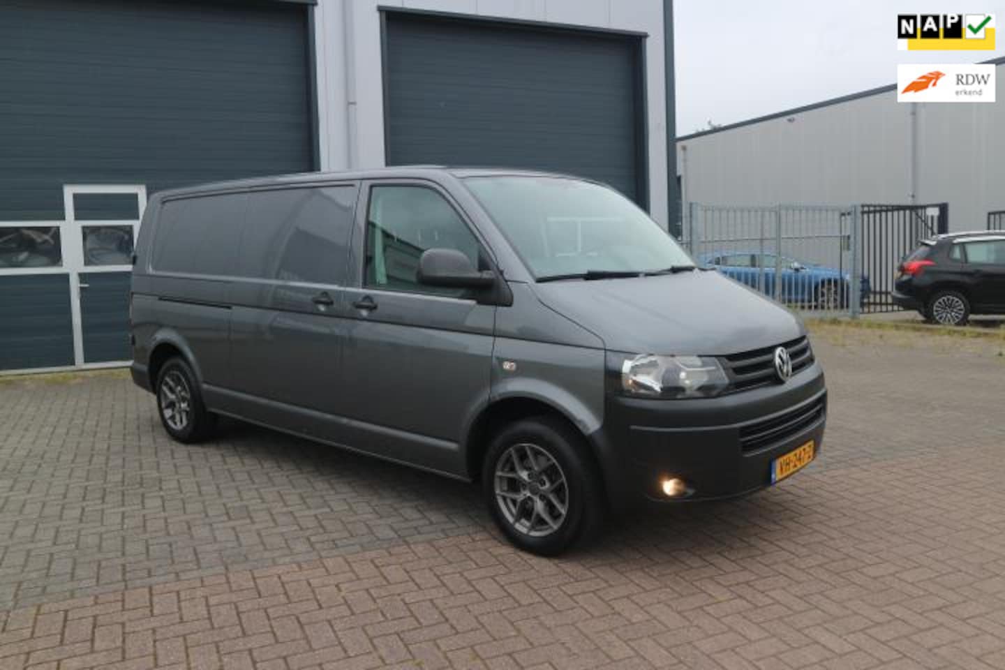 Volkswagen Transporter - 2.0 TDI L2H1 BM 2.0 TDI L2H1 BM AIRCO - AutoWereld.nl