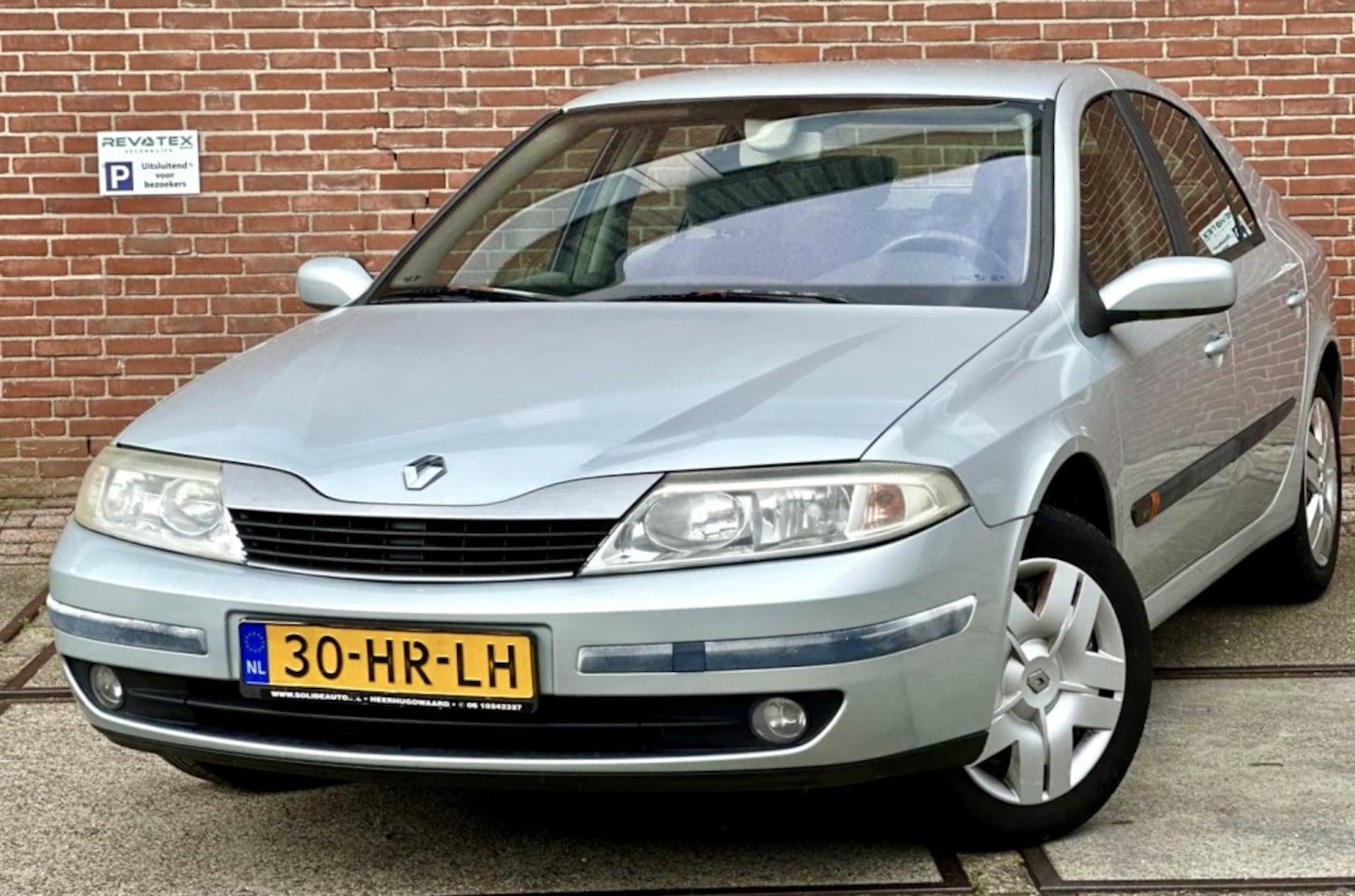 Renault Laguna - 1.6-16V Authentique 1.6-16V Authentique - AutoWereld.nl