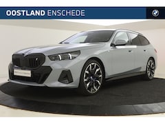 BMW i5 Touring - eDrive40 High Executive M Sport / Panoramadak / Trekhaak / Stoelventilatie / Adaptieve LED