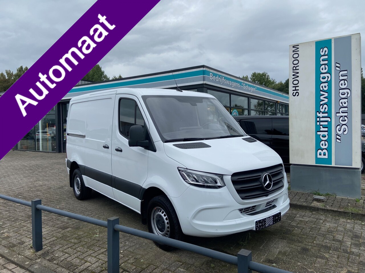 Mercedes-Benz Sprinter - 317 CDI L1H1 RWD | LED | Trekhaak | 360º Camera | Aut. 9G Tronic | Leder - AutoWereld.nl