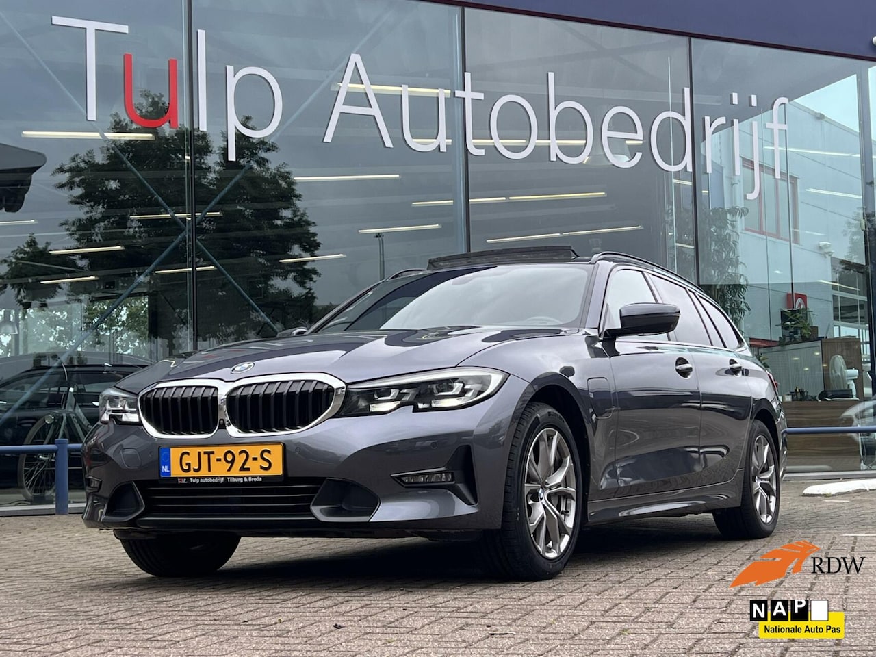 BMW 3-serie Touring - 330e High Execut Hybrid 2020 Leder Pano - AutoWereld.nl