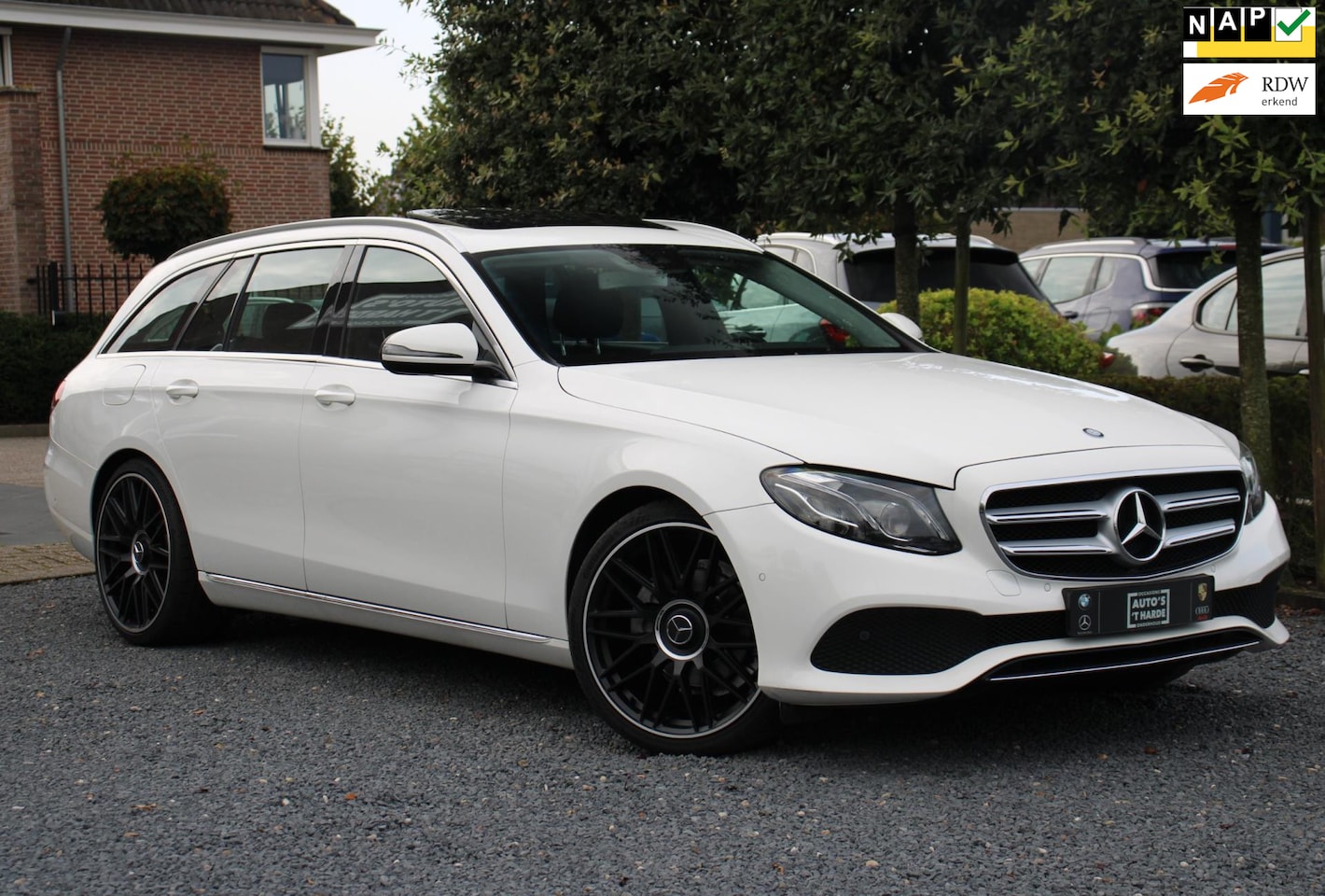 Mercedes-Benz E-klasse Estate - 220 d Prestige 194 PK Aut. Trekhaak Schuifdak Leder Burmester 20'' AMG - AutoWereld.nl