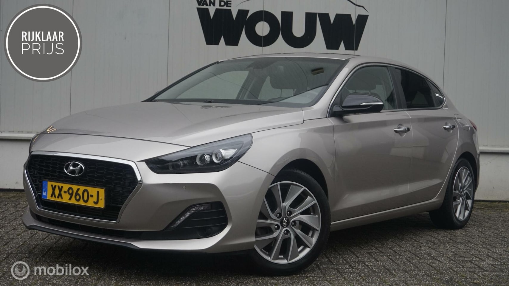 Hyundai i30 Fastback - 1.0 T-GDI Premium | Dealeronderhouden - AutoWereld.nl