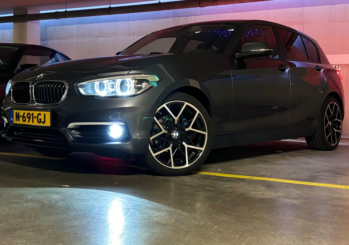 BMW 1-serie - 118i Sport Twin Turbo Power - AutoWereld.nl