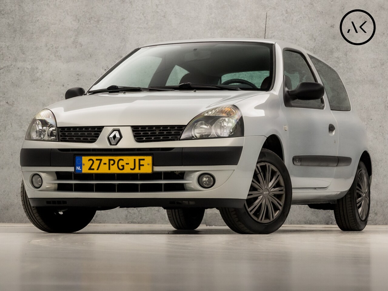 Renault Clio - 1.2-16V Expression (YOUNGTIMER, NAP, AIRCO, BLUETOOTH, TREKHAAK, SPORTSTOELEN, ELEK RAMEN, - AutoWereld.nl