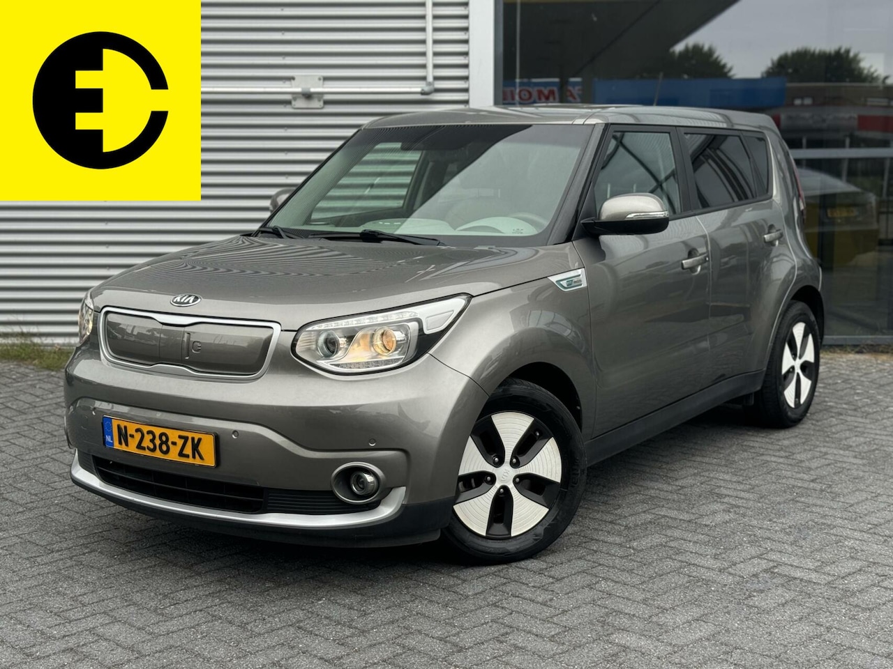 Kia e-Soul - EV ExecutivePlusLine 27 kWh | €9.950 na subsidie - AutoWereld.nl