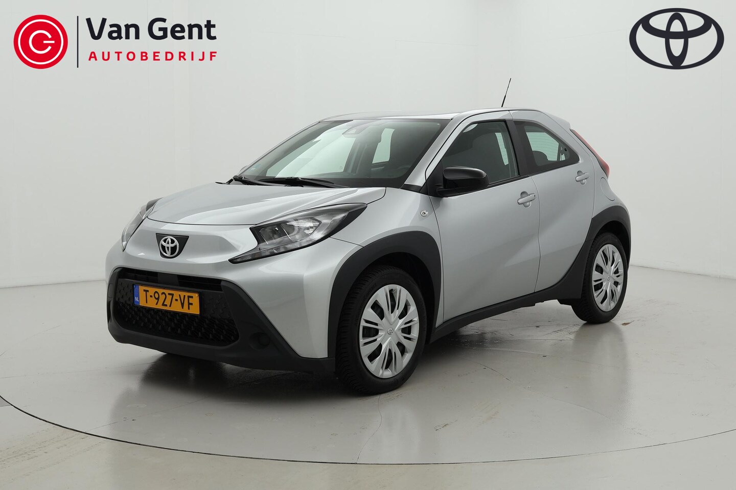 Toyota Aygo X - 1.0 VVT-i MT play Apple\Android 5drs - AutoWereld.nl