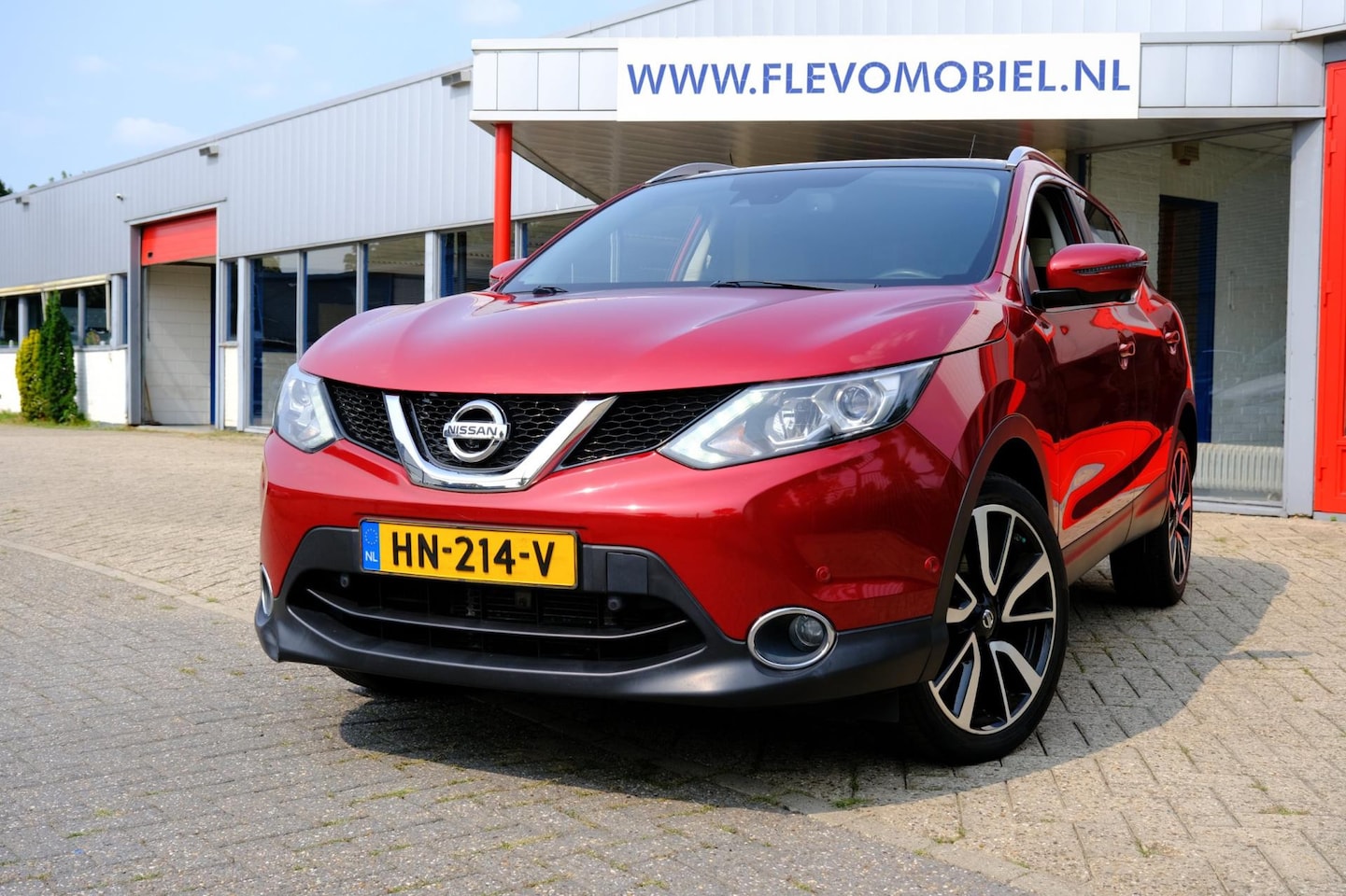 Nissan Qashqai - 1.2 Tekna Aut. Pano|1e Eig|Leder|Navi|ParkAssist|LMV - AutoWereld.nl