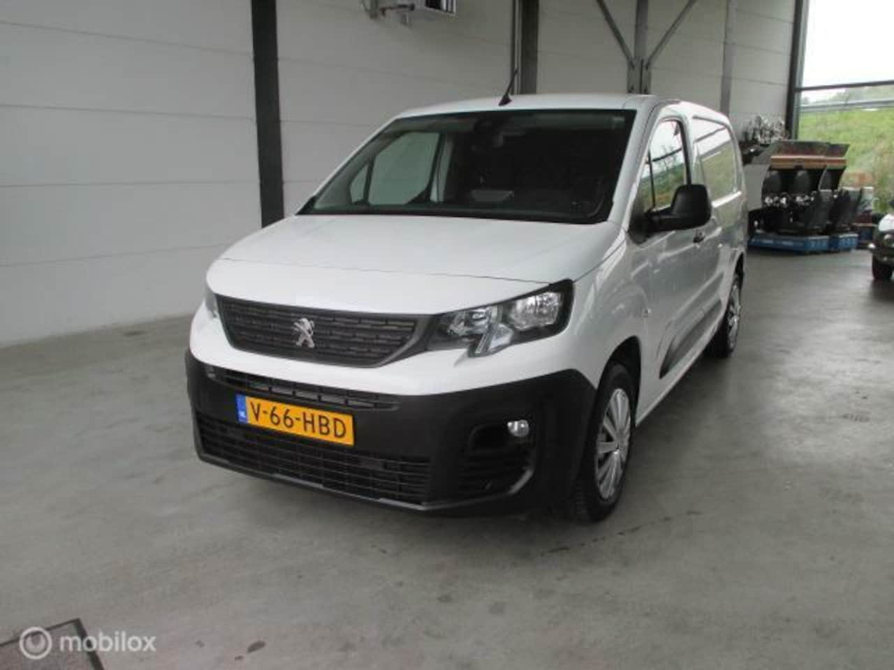 Peugeot Partner - bestel 1.5 BlueHDI Premium Long - AutoWereld.nl