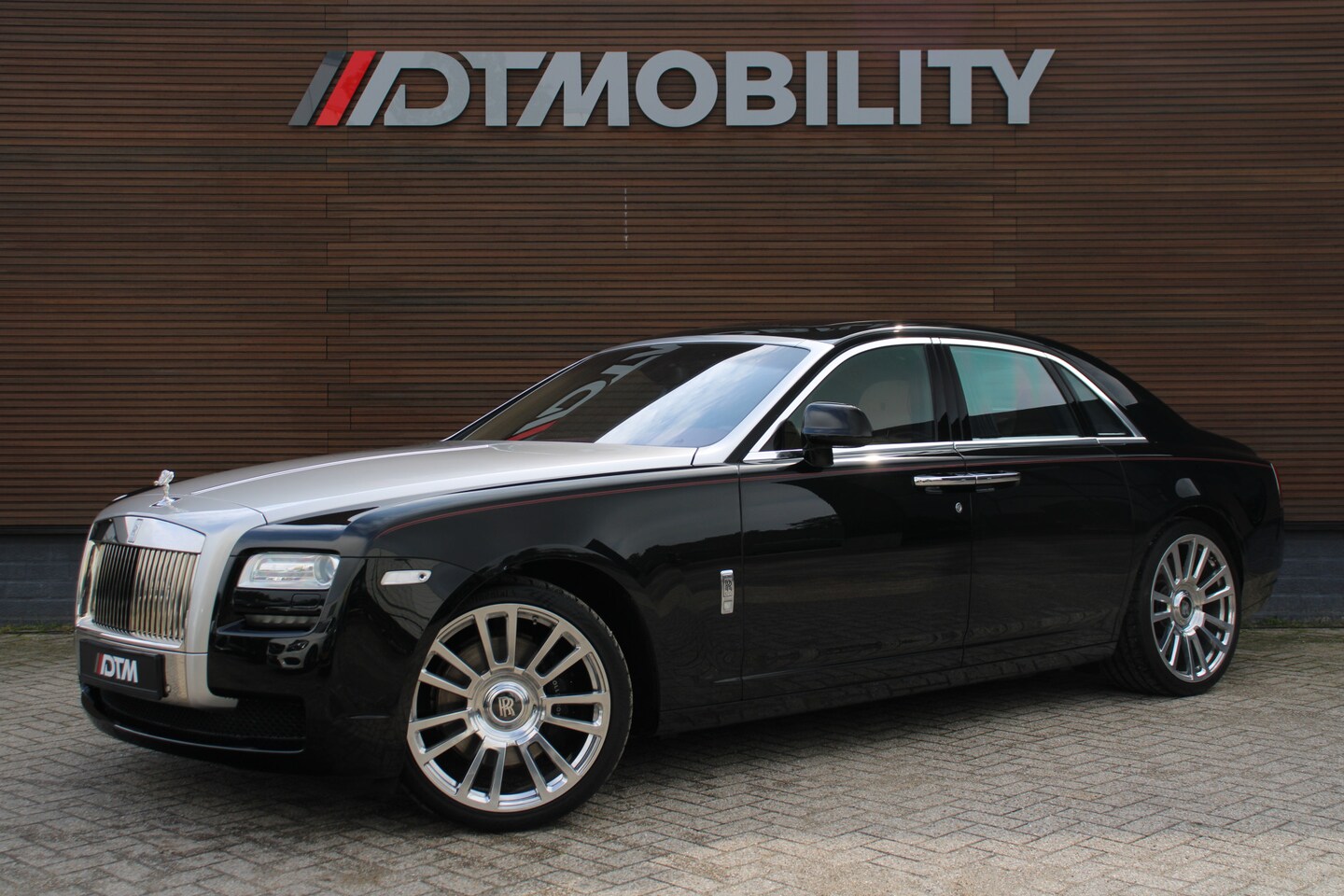 Rolls-Royce Ghost - 6.6 V12 | Two Tone interior | Two Tone exterior | Double Coachline | - AutoWereld.nl