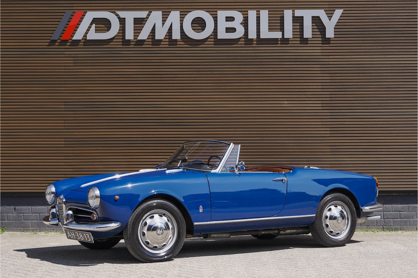 Alfa Romeo Giulietta - Spider 1.3 | Matching Numbers | Perfect Condition | - AutoWereld.nl