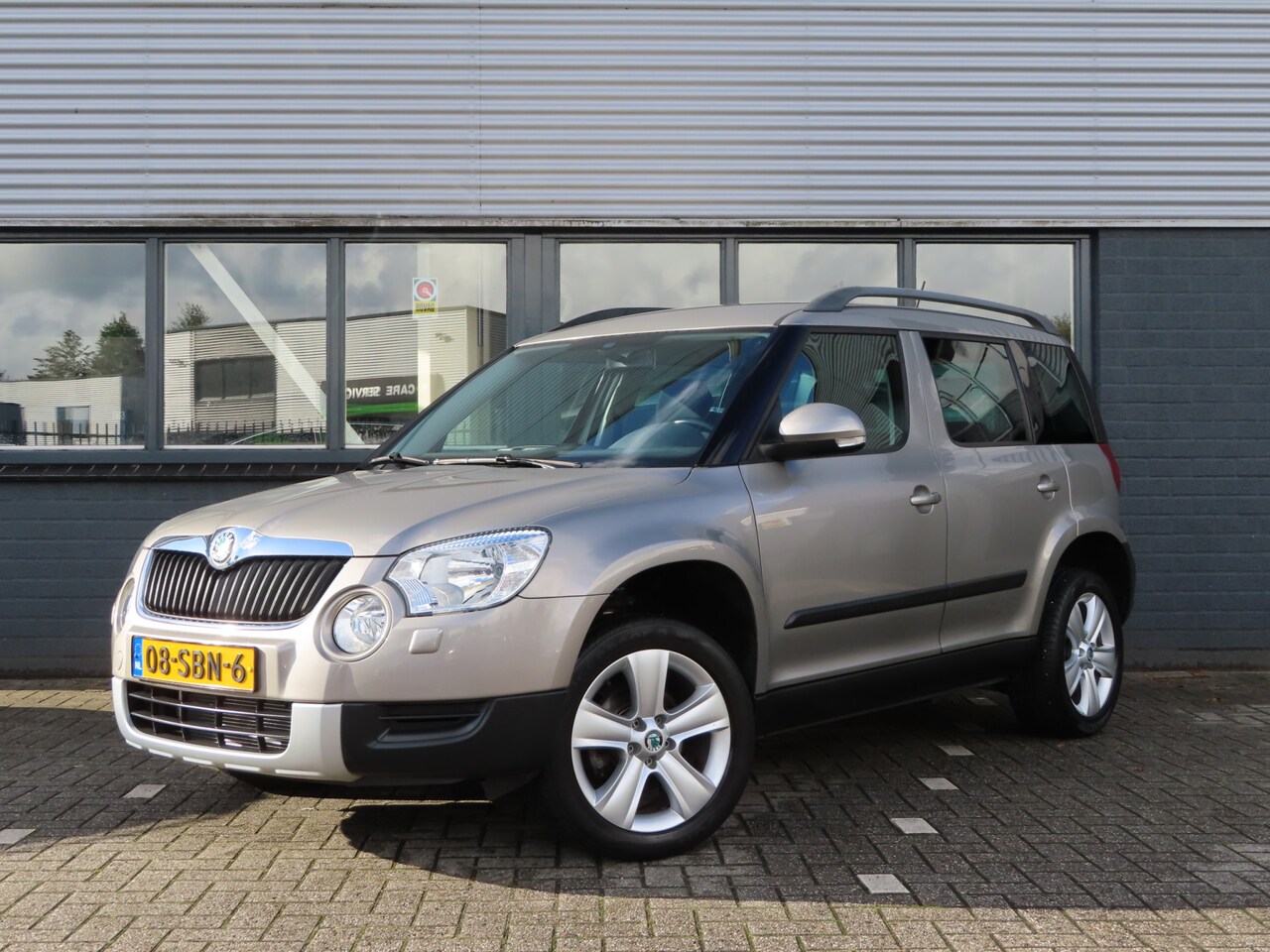 Skoda Yeti - 1.2 TSI Tour | trekhaak | automatische airco | parkeersensoren - AutoWereld.nl