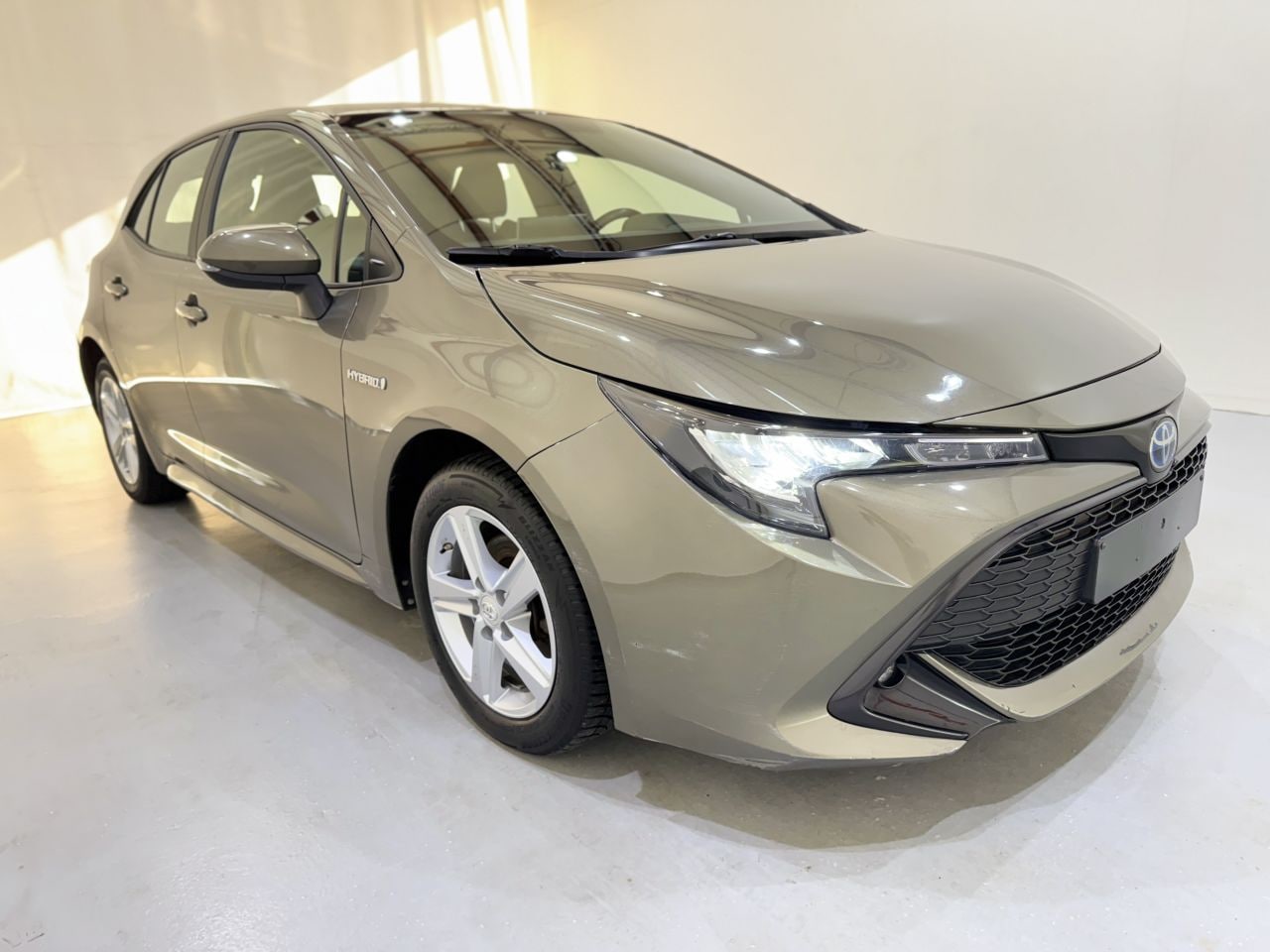 Toyota Corolla - HB 1.8 Hybrid Dynamic - AutoWereld.nl