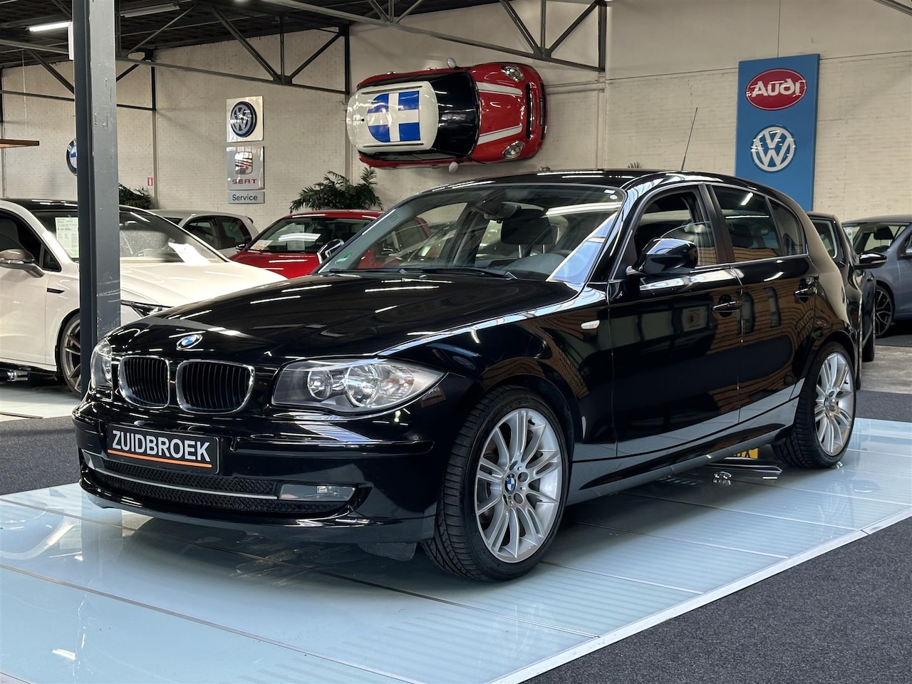 BMW 1-serie - 116i LCI 5-Deurs Airco CARPLAY NAVI YOUNGTIMER Camera Parkeersensor - AutoWereld.nl