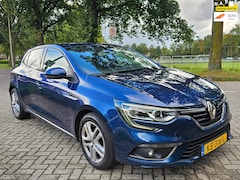 Renault Mégane - 1.2 TCe Zen 1e eigenaar dealer onderhouden navigatie cruis control trekhaak