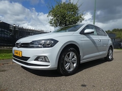 Volkswagen Polo - 1.0 TSI 95pk Comfortline Business Parkeer Camera Apple Carplay Climatronic