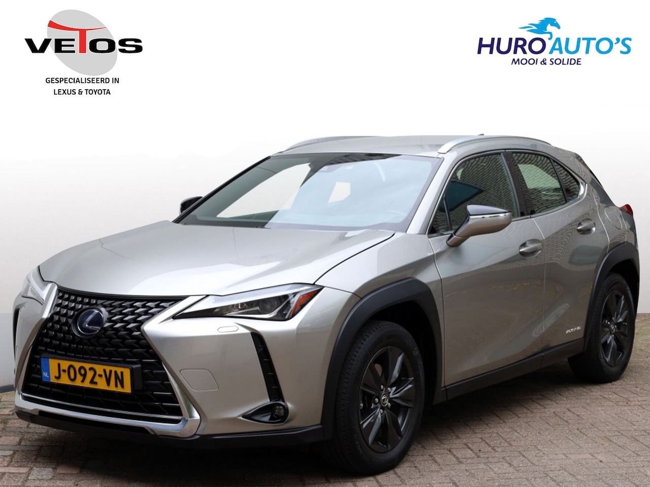 Lexus UX - 250h Business Line | Stoel/Stuurwielverwarming | Trekhaak - AutoWereld.nl