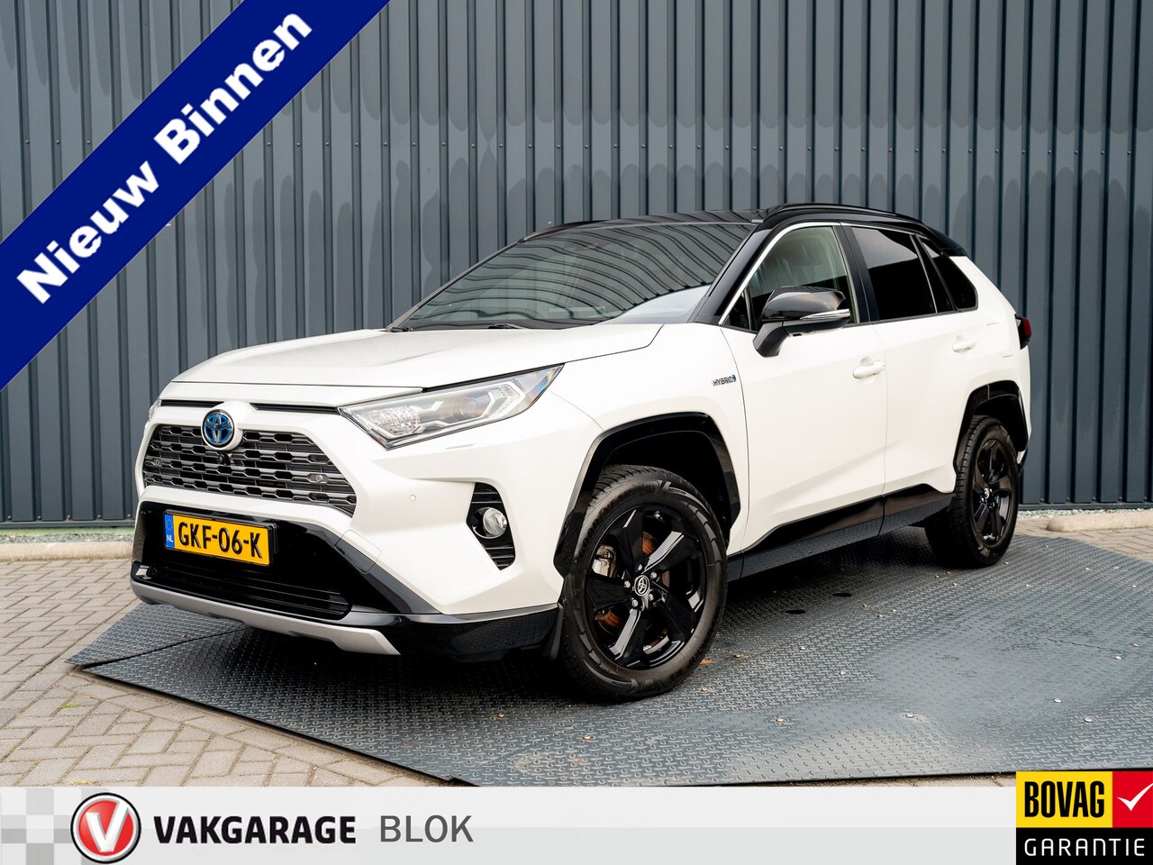 Toyota RAV4 - 2.5 Hybrid Bi-Tone | 360 Camera | JBL | Dodehoek sensoren | Prijs Rijklaar!! - AutoWereld.nl