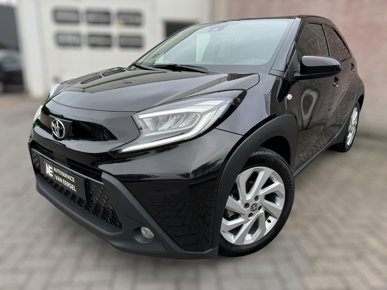 Toyota Aygo X - 1.0 Active CAMERA / CARPLAY / 17 INCH LMV / ECC - AutoWereld.nl