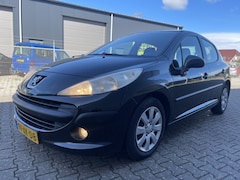 Peugeot 207 - 1.4-16V Color-line