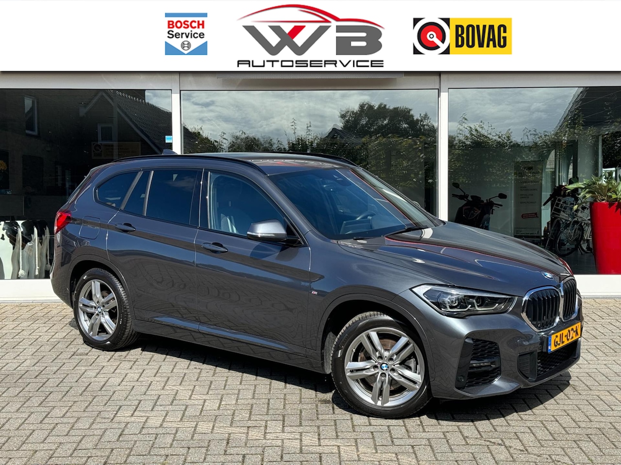 BMW X1 - XDrive25e M Sport I Navigatie I DAB I Leder - AutoWereld.nl