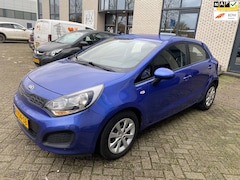 Kia Rio - 1.2 CVVT ComfortLine / 1 jaar apk / boekjes / 5drs/ zeer nette auto