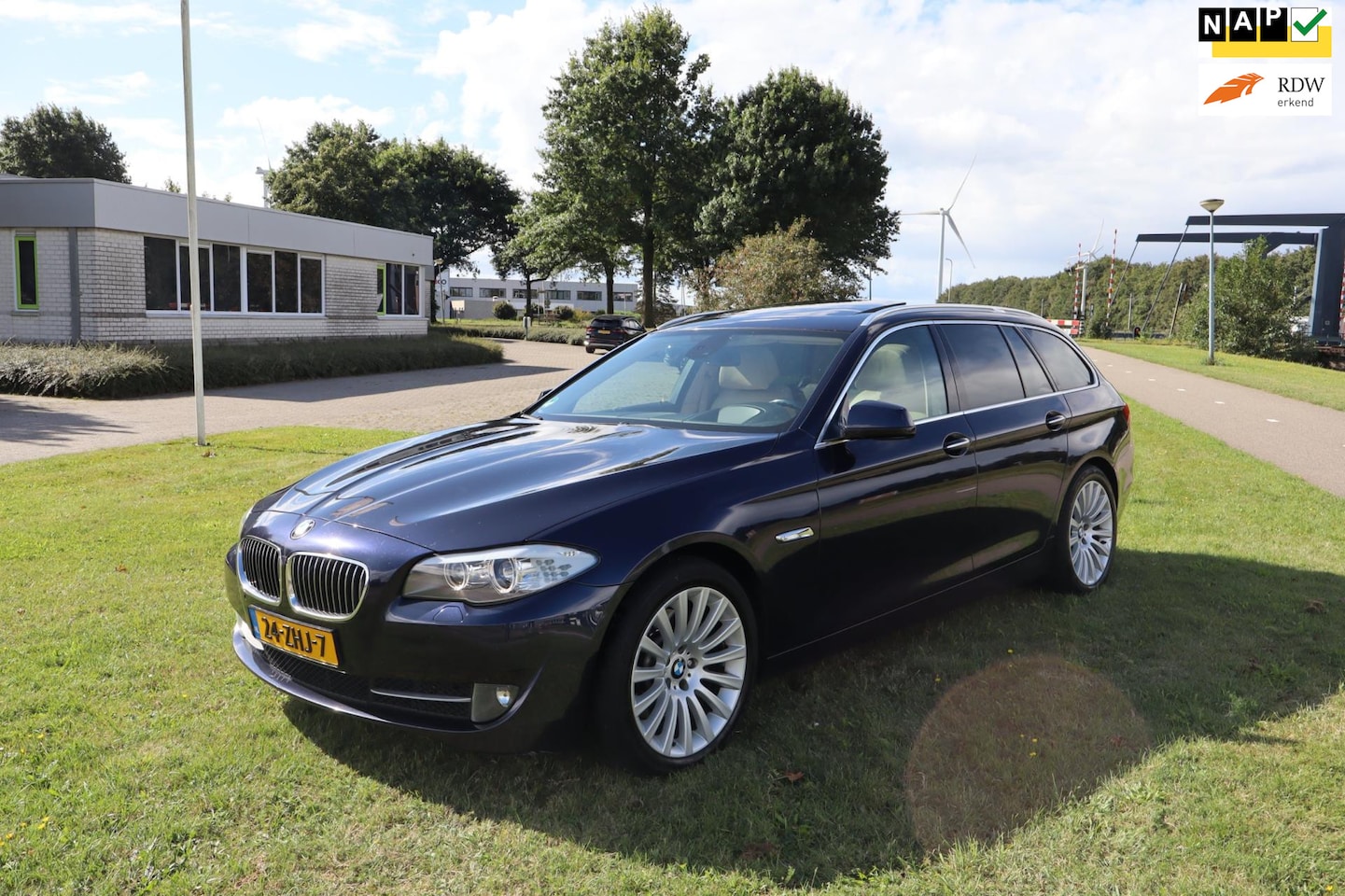 BMW 5-serie Touring - 530d High Executive Softclose Pano/Head-up/ - AutoWereld.nl