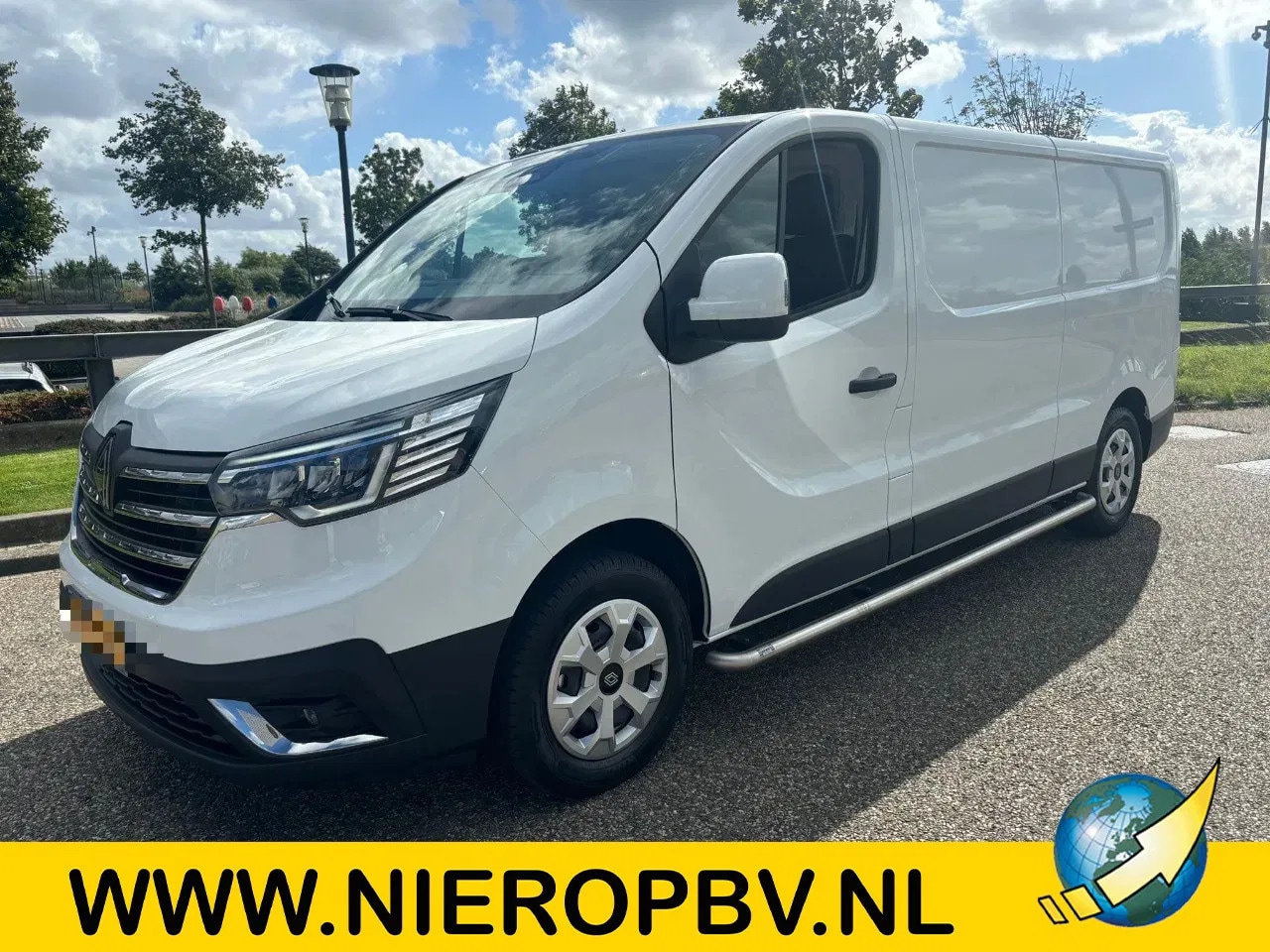 Renault Trafic - 2.0DCI L2H1 Automaat Airco Navi Trekhaak 150PK NIEUW - AutoWereld.nl